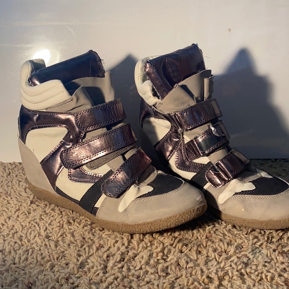 Heeled Velcro sneakers
